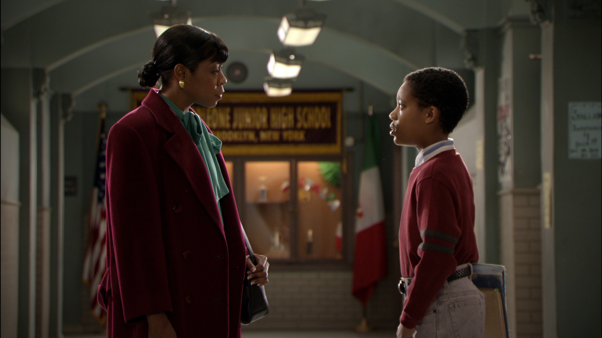 Watch Everybody Hates Chris Season 1 Episode 16 Everybody Hates Gout Full show on Paramount Plus