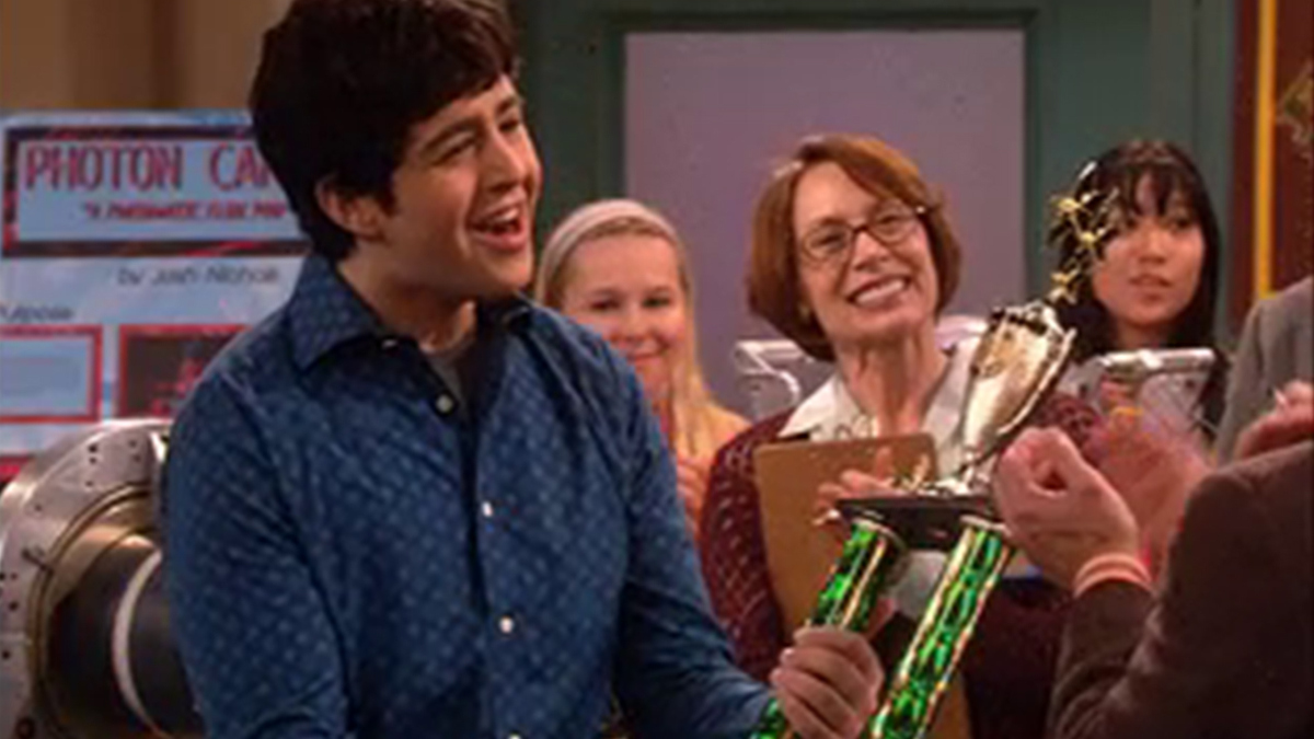 Watch Drake & Josh Season 4 Episode 4: Mindy Loves Josh - Full show on ...