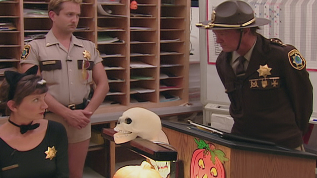 Watch RENO 911! Season 1 Episode 14 Halloween Full show on Paramount