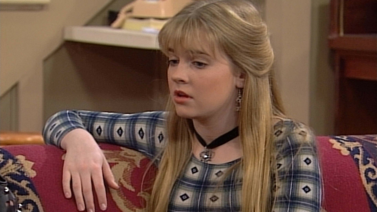 Watch Clarissa Explains It All Season 4 Episode 3 Commitment Full