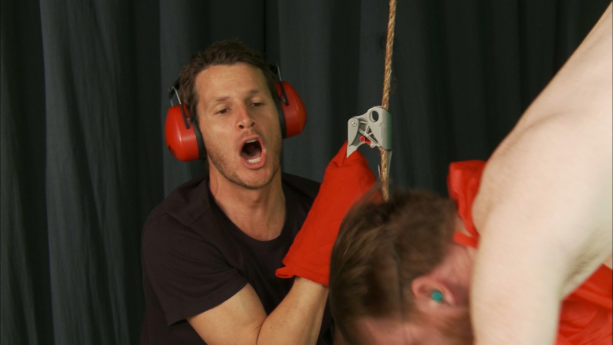 Watch Tosh.0 Season 8 Episode 13: June 21, 2016 - Queenzflip