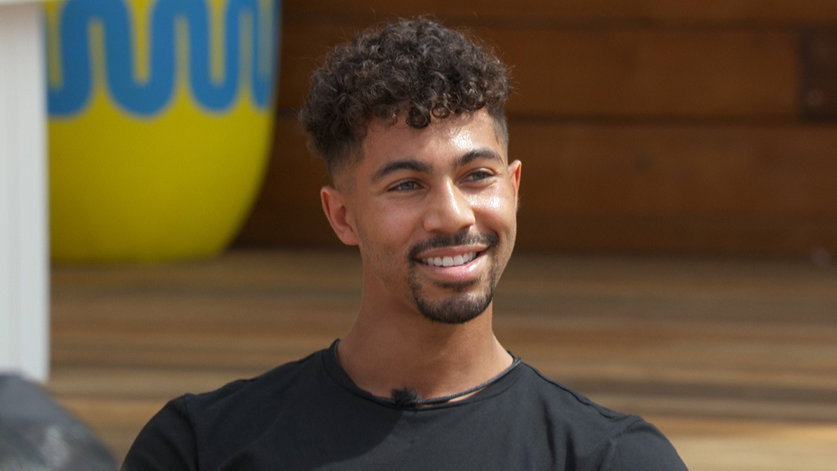 Love island season 3 episode 1 online free shop