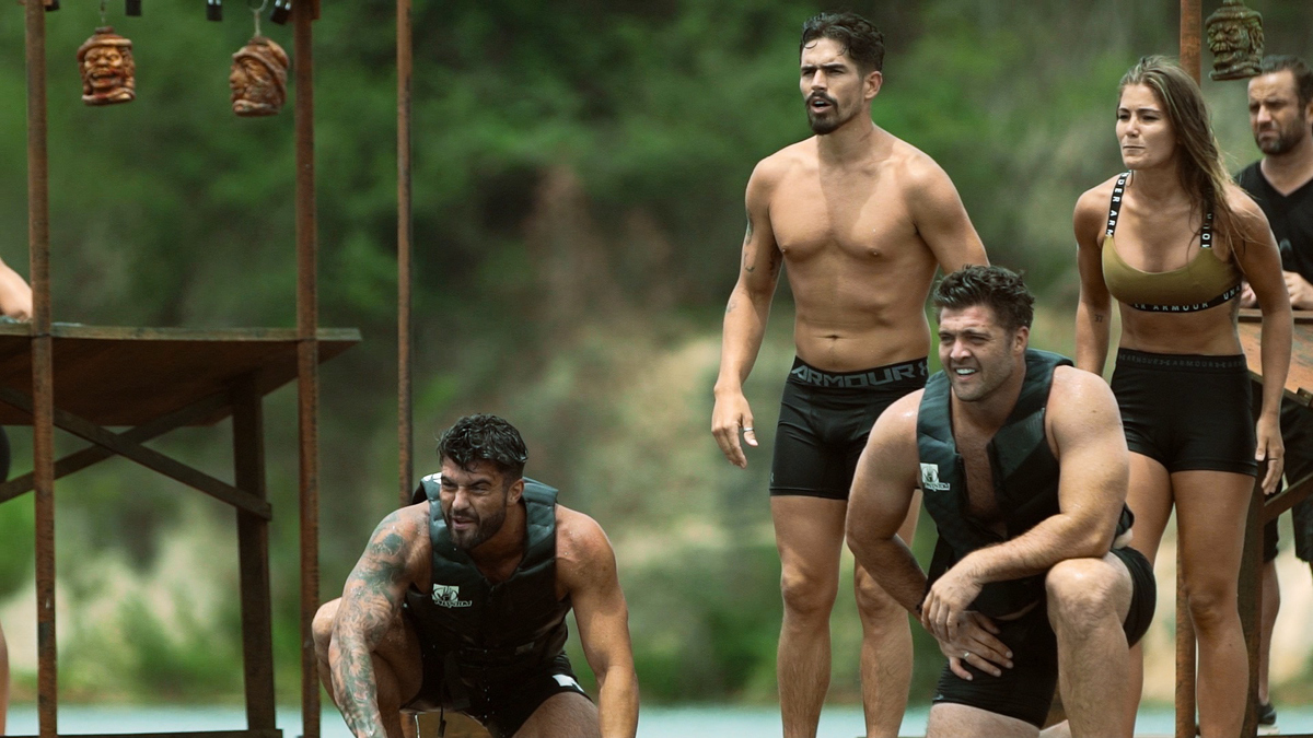 An aquatic purge challenge shakes up the game, Rogan deflects blame for a f...