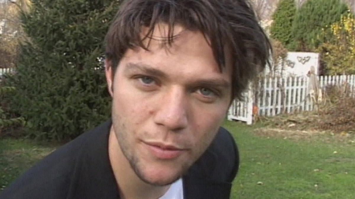 Watch Jackass Season 2 Episode 3 The Loop Full show on Paramount Plus