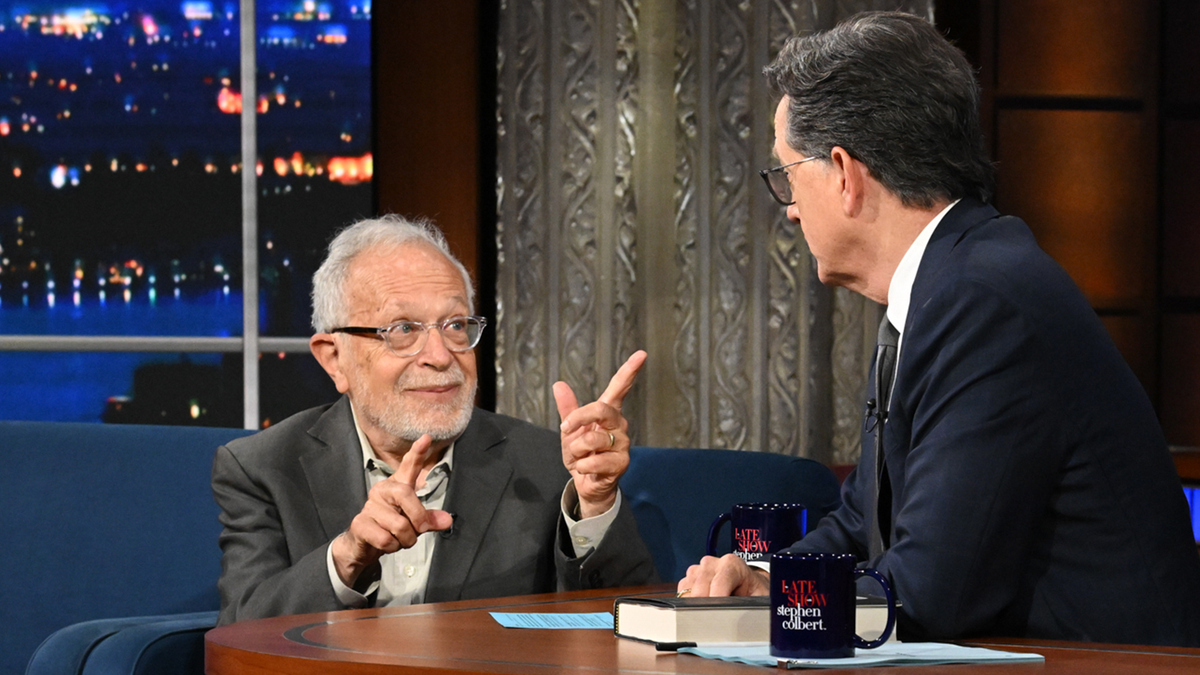 Watch The Late Show with Stephen Colbert Season 10 Episode : America Has  Been Going Backwards Since The Reagan Era - Sec. Robert Reich - Paramount+