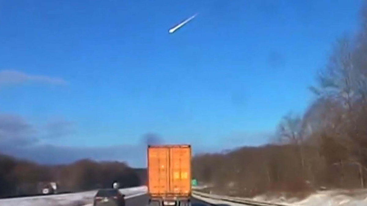 Watch CBS Mornings Video shows meteor streaking across the sky - Paramount+