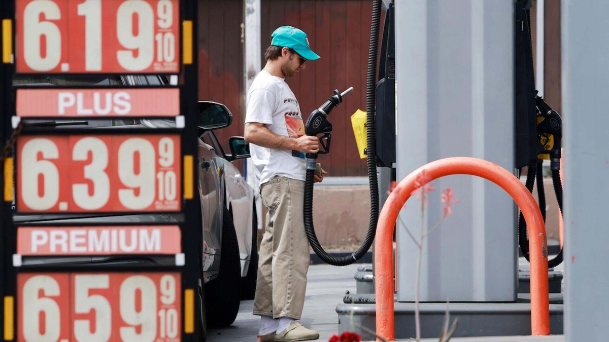 Watch CBS Mornings Average price of gas hits $4 per gallon - Paramount+