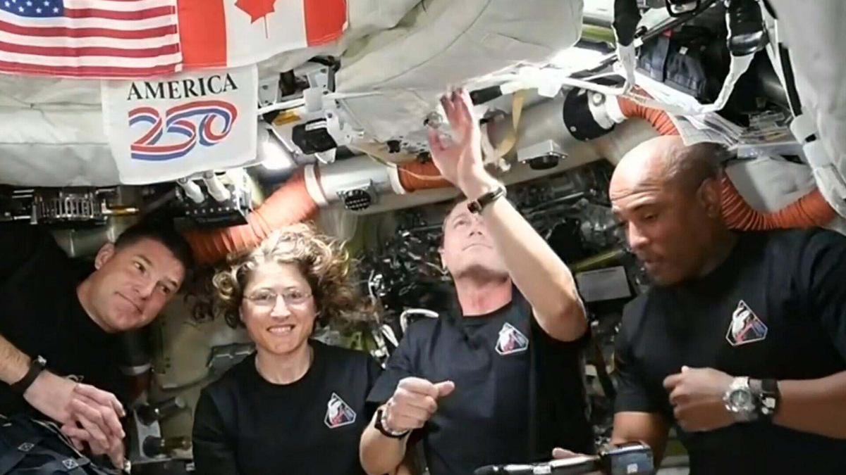 Watch CBS Mornings: Artemis II crew completes lunar flyby - Full show ...