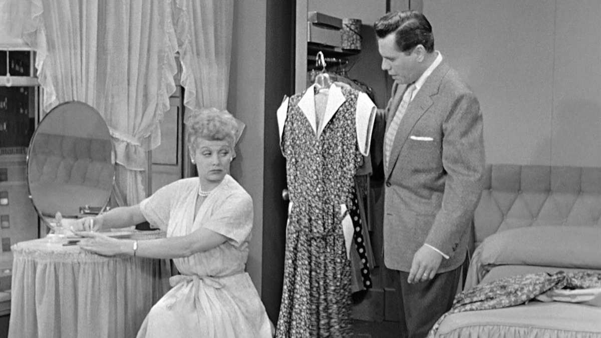 Watch I Love Lucy Season 1 Episode 33 Lucys Schedule Full Show On Paramount Plus 