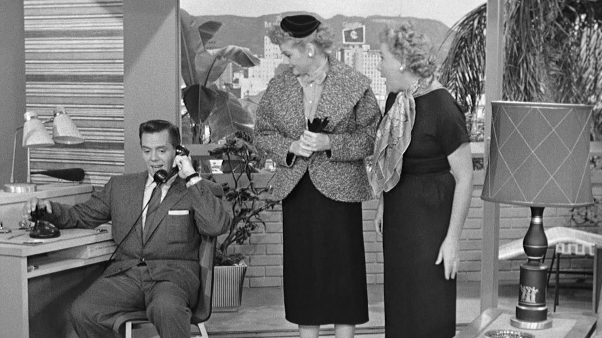 Watch I Love Lucy Season 4 Episode 17 LA At Last Full show on