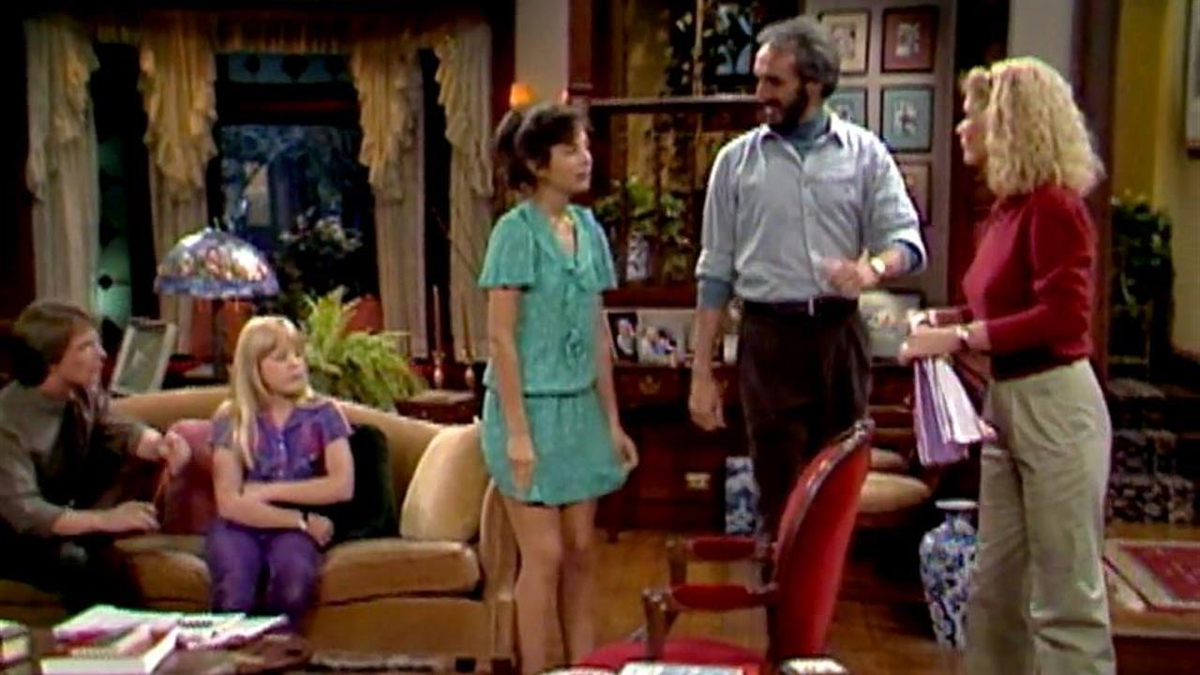Watch Family Ties Season 2 Episode 2: The Homecoming ...