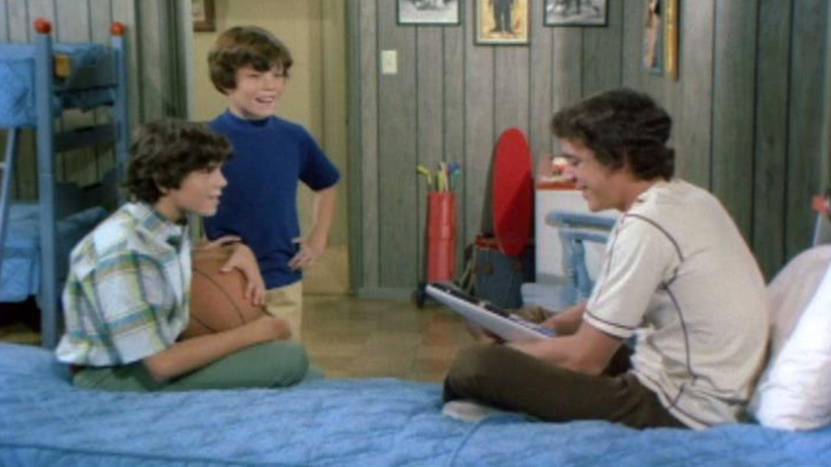 Watch The Brady Bunch Season 3 Episode 8 Now A Word From our Sponsor