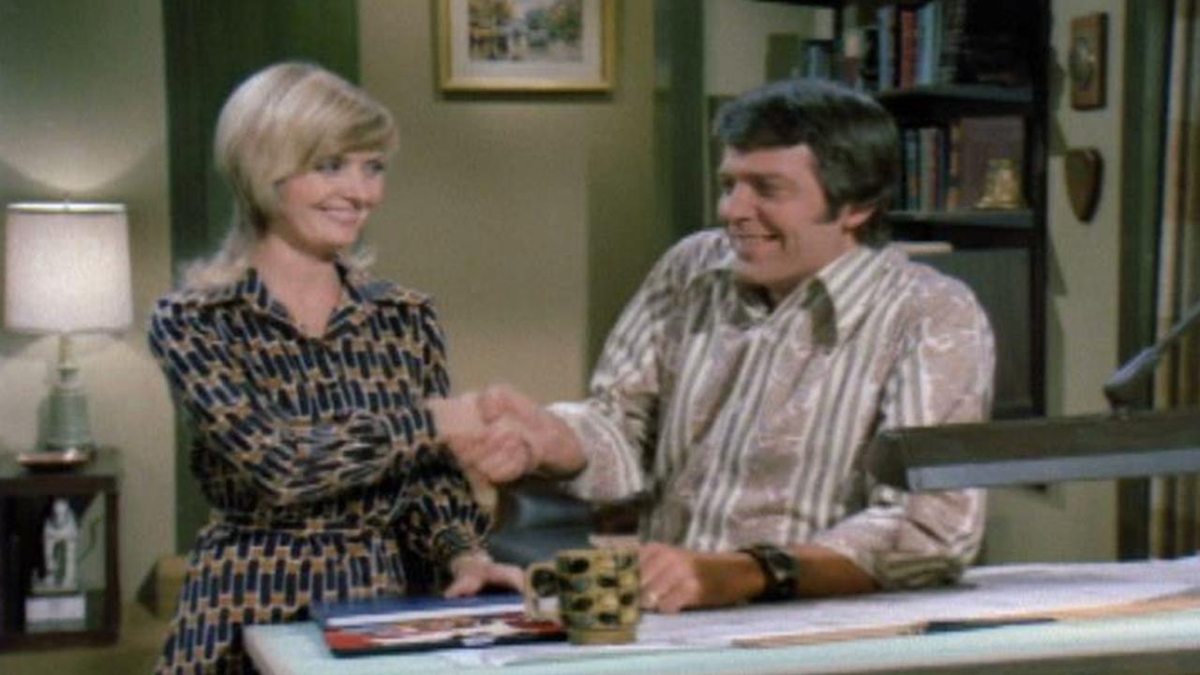Watch The Brady Bunch Season 3 Episode 18 The Big Bet Full show on