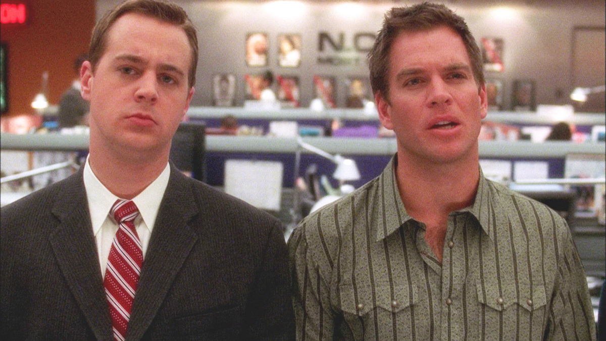 Watch NCIS Season 2 Episode 15: Caught On Tape - Full show ...