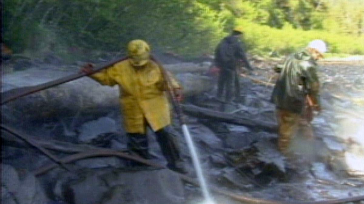 Watch 60 Minutes Overtime Remembering the Exxon Valdez oil spill