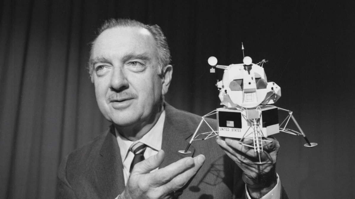 0714_SunMo_WalterCronkite_1890
