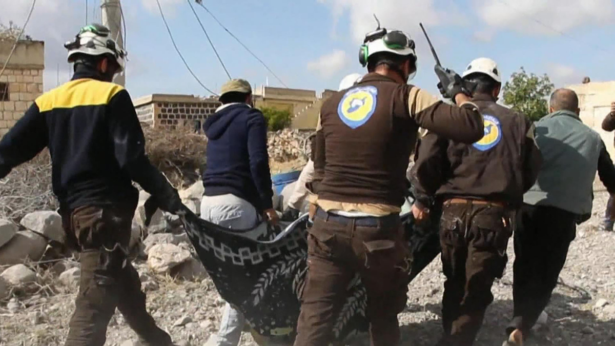 Watch CBS Evening News: Video shows chaos in Syria - Full show on CBS