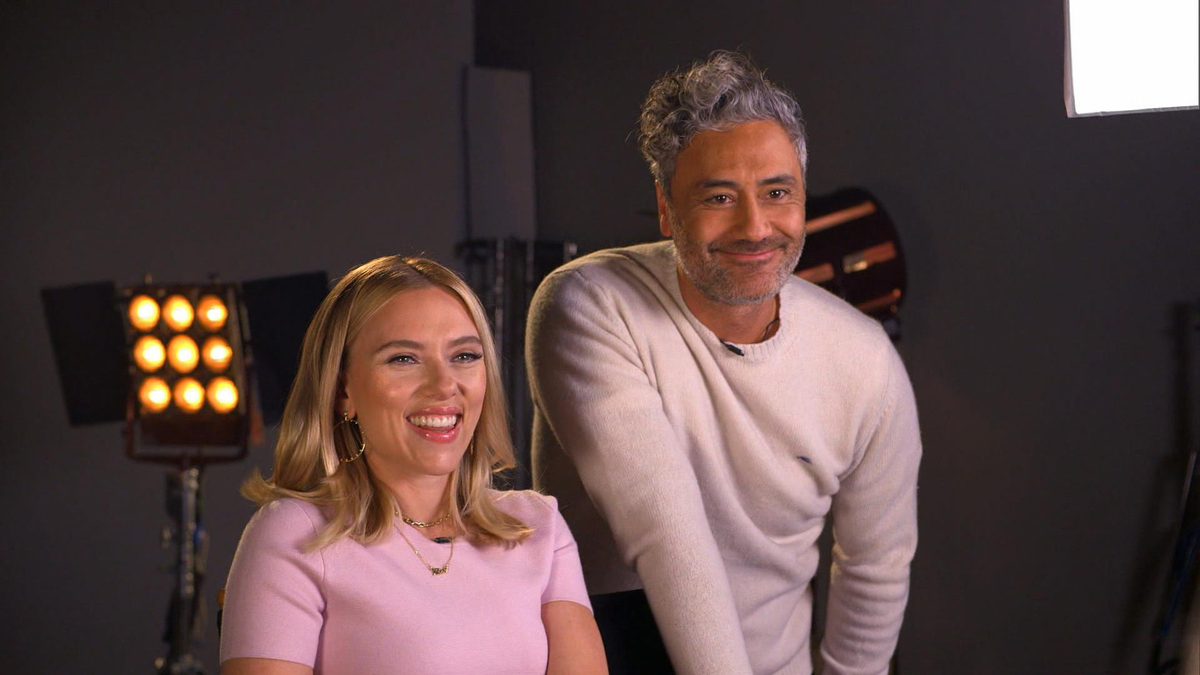 Watch Sunday Morning: Taika Waititi, Scarlett Johansson on "Jojo Rabbit