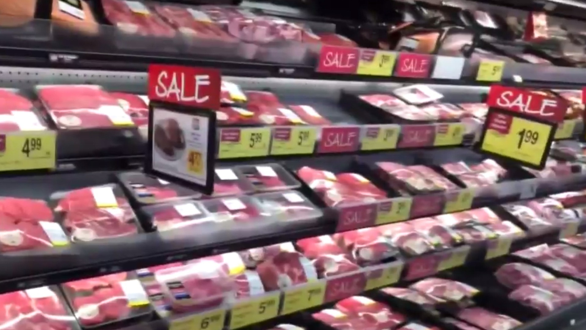 Watch CBS Evening News Meat processing plants begin to reopen Full