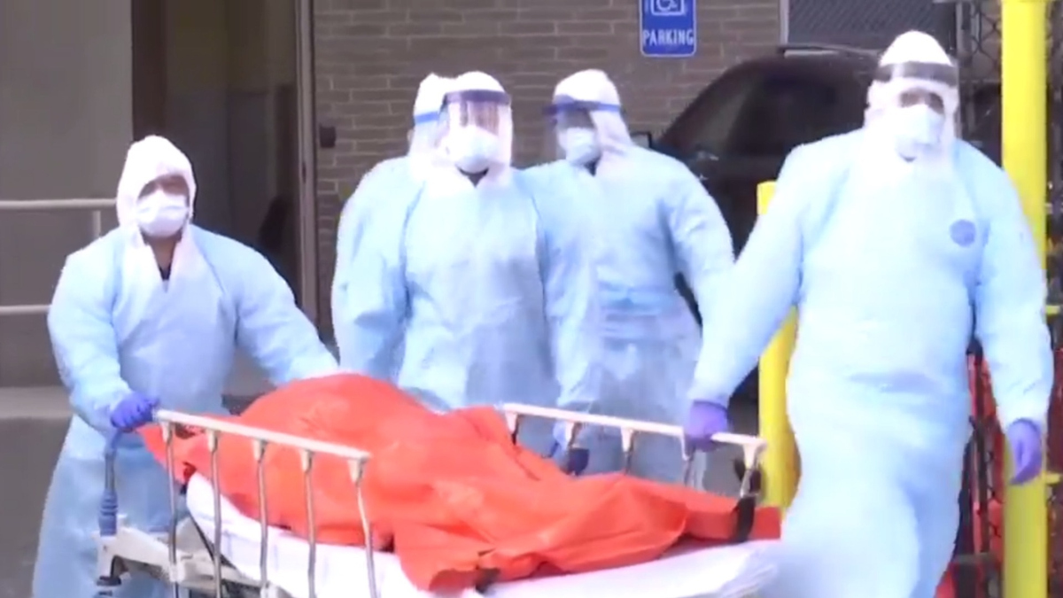 Watch Cbs Evening News U S Covid 19 Death Toll Reaches 100 000 Full Show On Cbs All Access