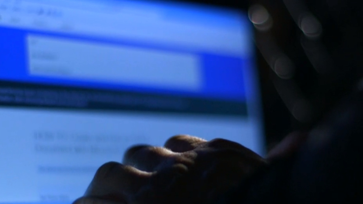 Watch CBS Evening News: U.S. government hacked in cyberspying operation ...