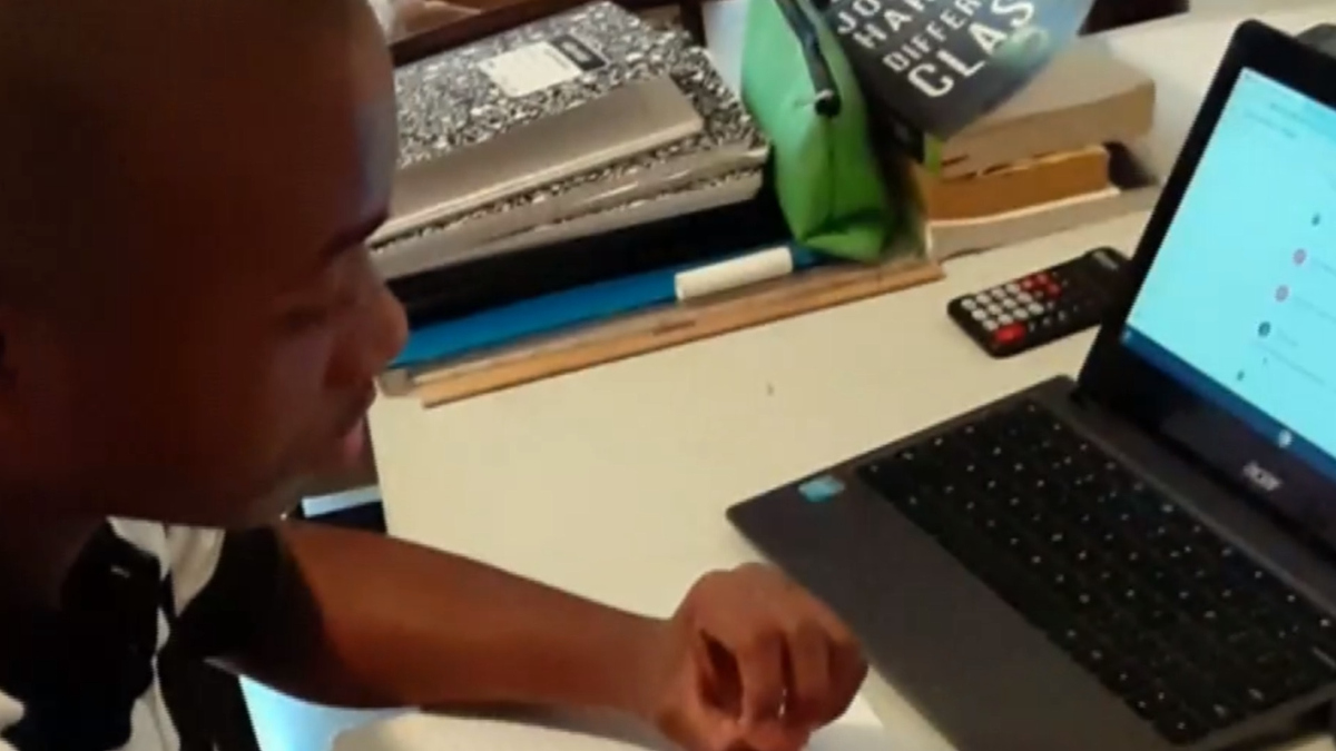 Watch CBS Evening News: Students in NYC shelters lack good Wi-Fi for ...