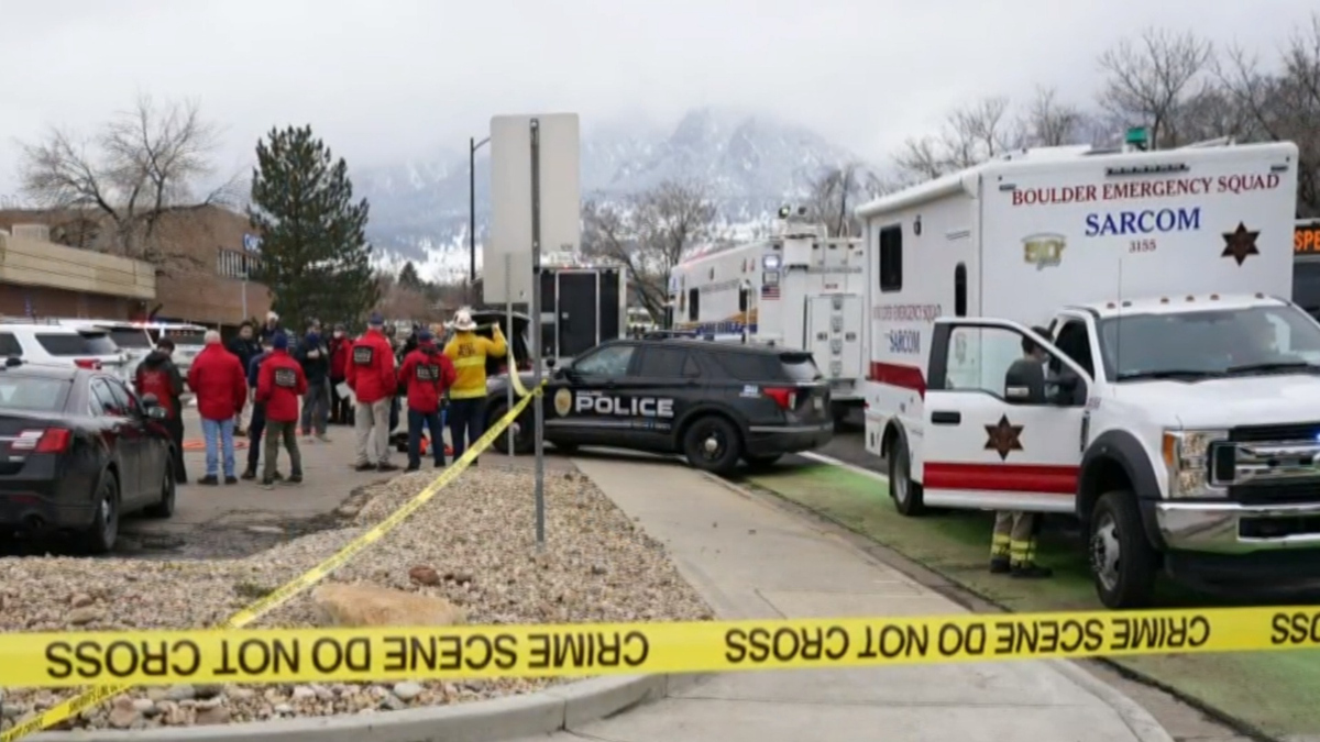 Watch CBS This Morning Colorado shooting draws attention to gun laws