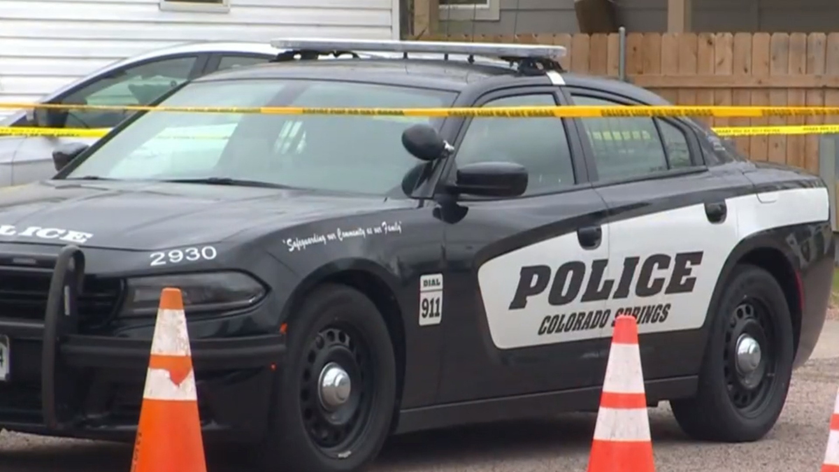 Watch CBS Evening News 6 killed in Colorado Springs shooting Full