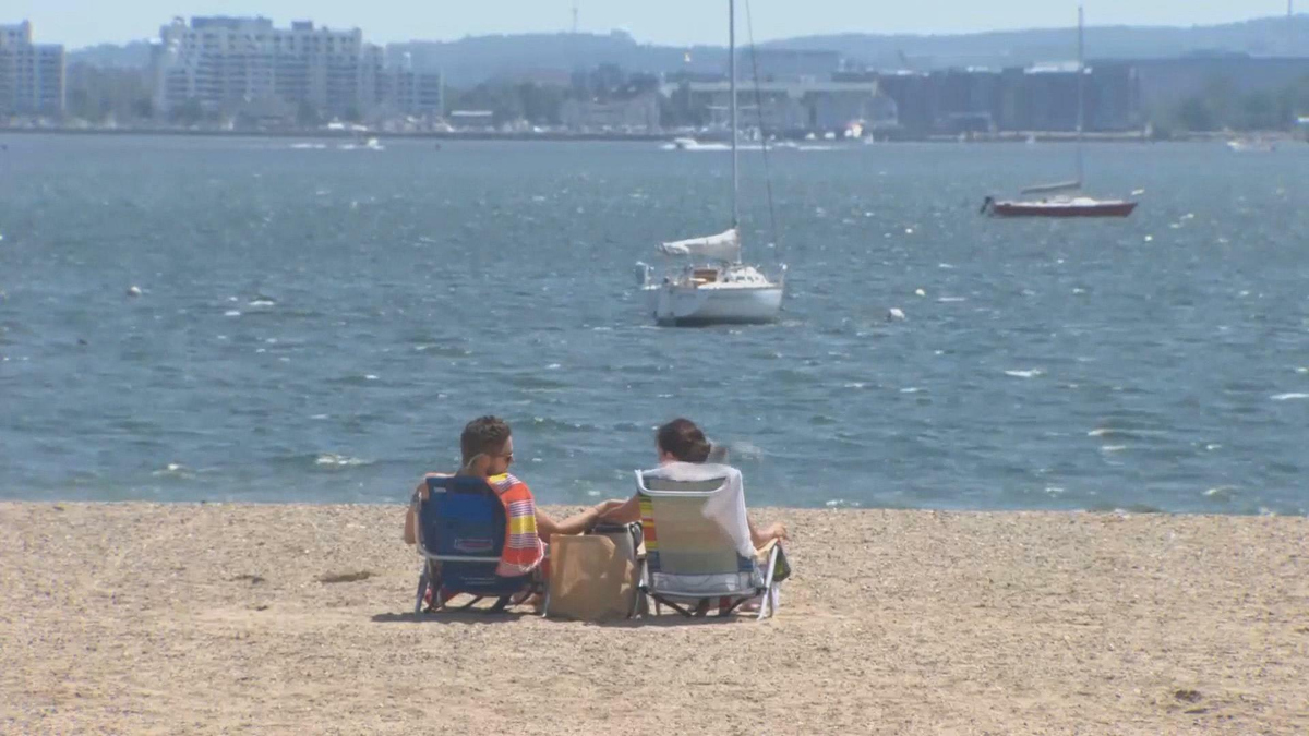 Watch CBS Evening News Temperatures surge across the country - Paramount+