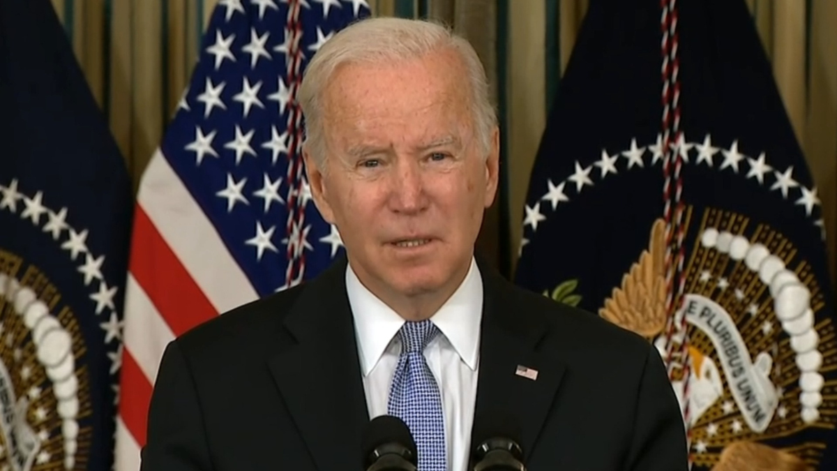 Watch CBSN Biden praises passage of the infrastructure bill Full