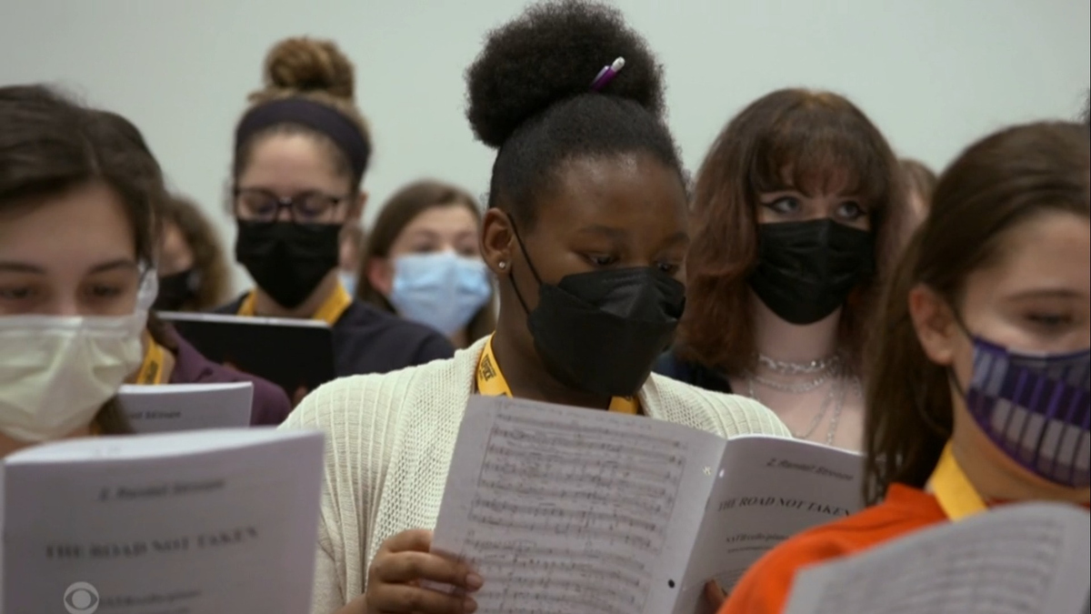 Watch CBS Evening News Choir students impress with national anthem ...
