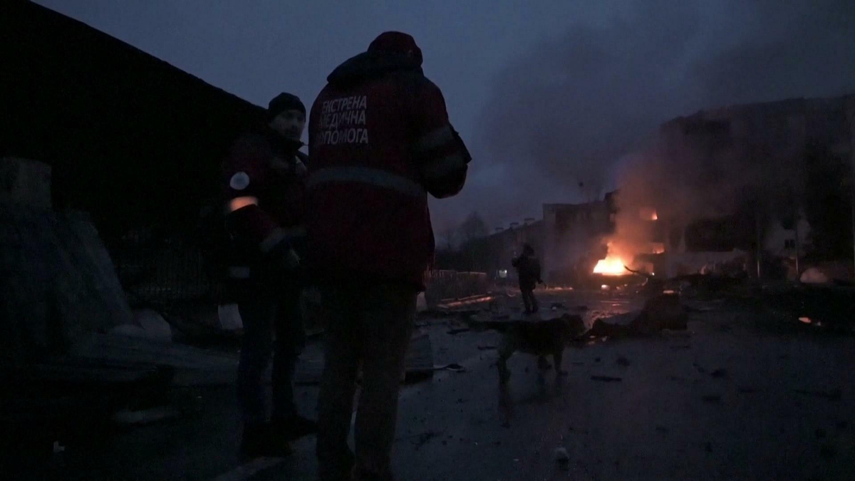 Watch CBS Mornings: Russia intensifies attacks on key cities - Full ...