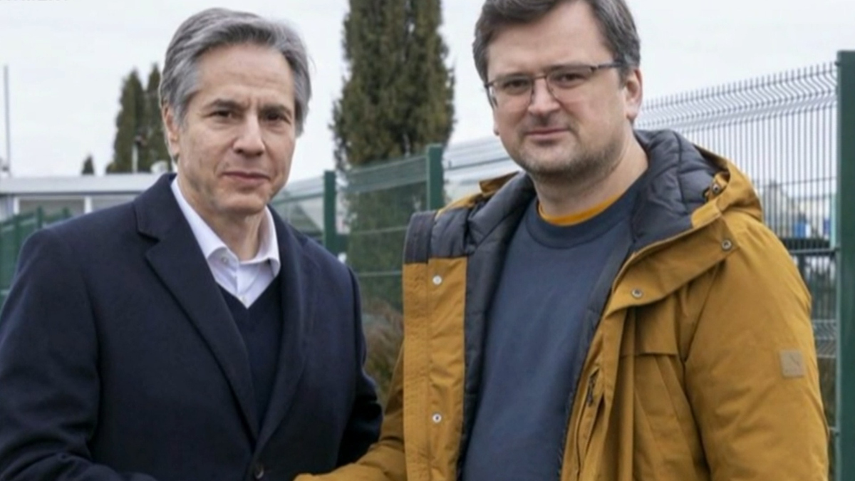 Watch CBS Evening News: Blinken meets with Ukrainian official in Poland ...