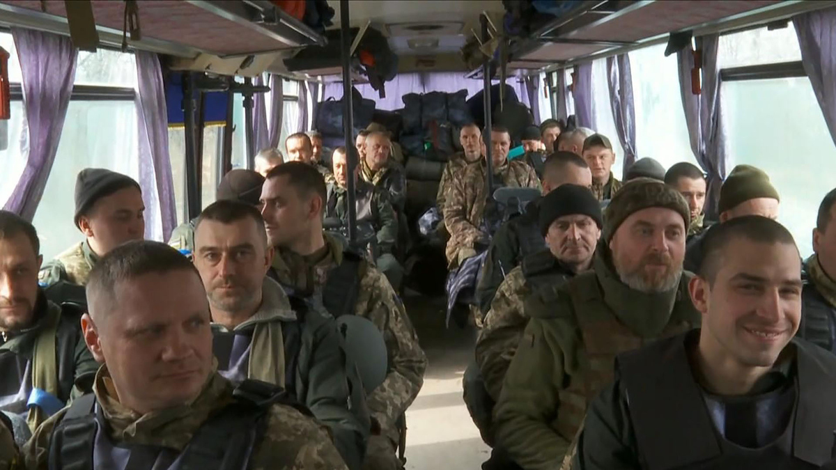 Watch CBS Mornings Young Ukrainians dispatched to the front line ...