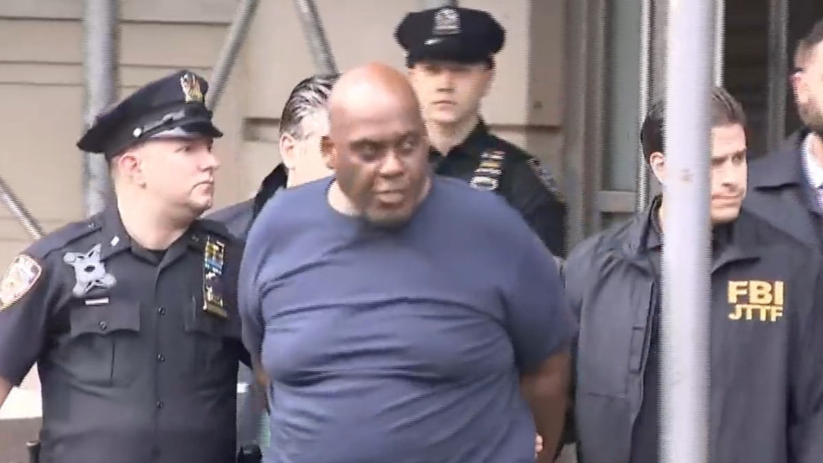 Watch CBS Evening News: Suspect in Brooklyn subway shooting arrested ...