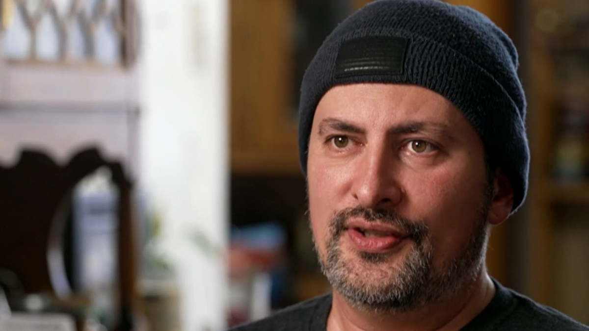 Watch CBS Evening News Carpet cleaner speaks 24 languages Full show