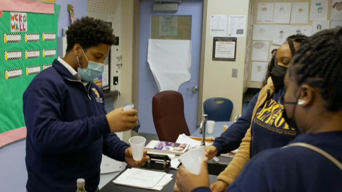 Watch CBS Evening News: Nonprofit aims to recruit more Black male ...