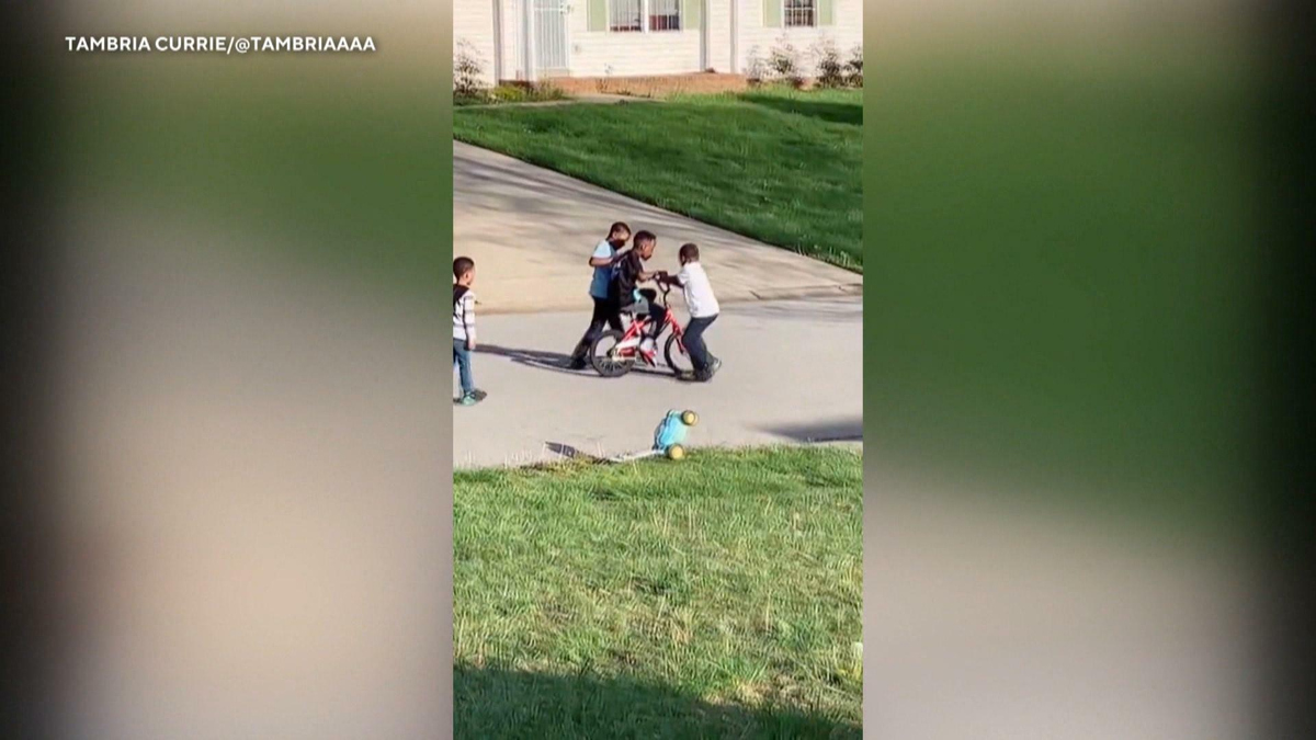 Watch CBS Mornings Neighborhood kids teach boy to ride bike Full