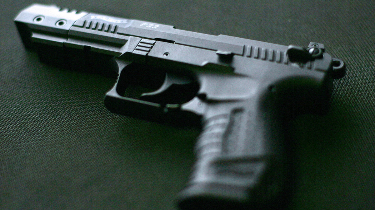 Watch Sunday Morning ER doctor on how to treat gun violence - Paramount+