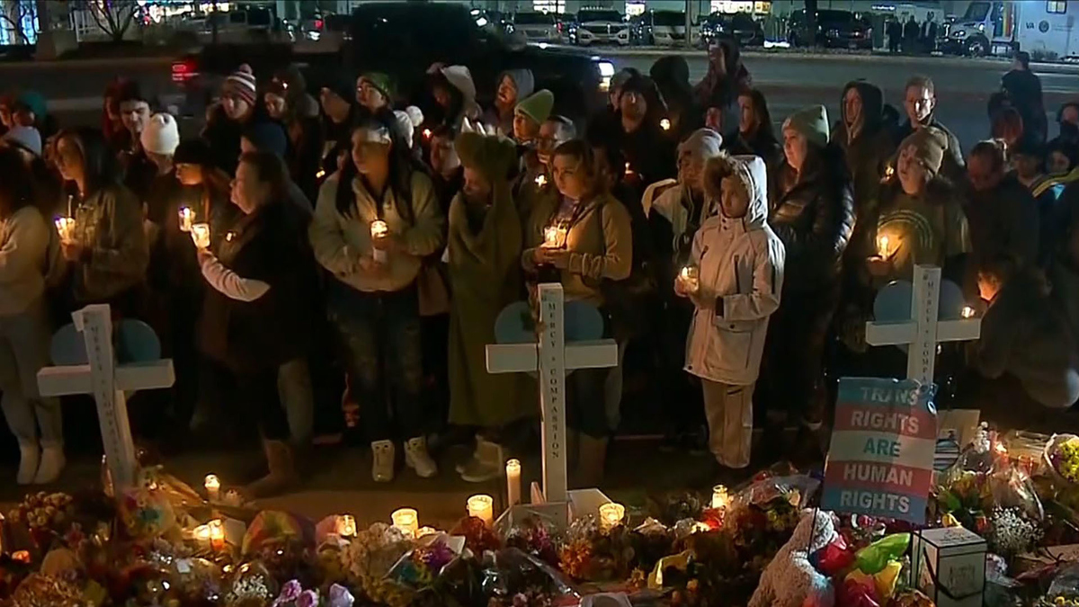 Watch CBS Evening News: Vigils held for mass shooting victims - Full ...