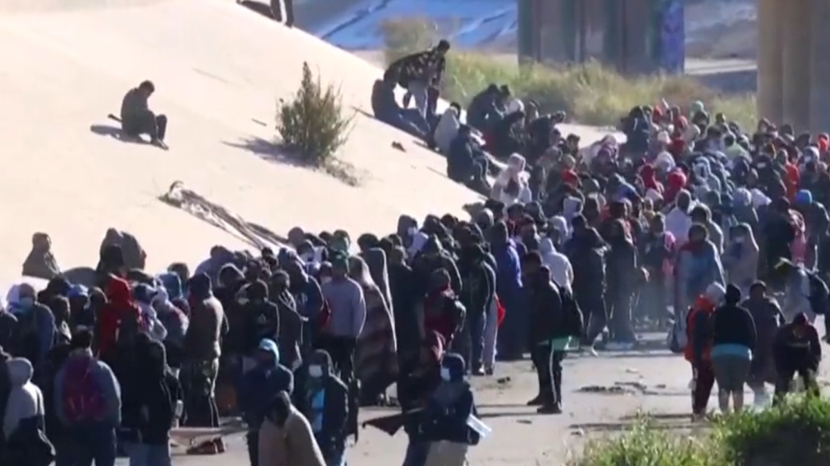 Watch CBS Evening News: Migrant arrivals at border hit record levels ...