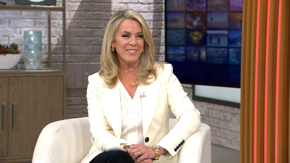 Watch CBS Mornings Deborah Norville on "Inside Edition" anniversary
