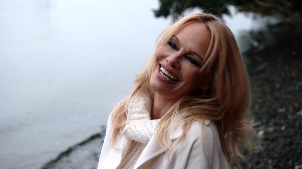 Sunday Morning: Pamela Anderson on surviving her wild ride - Full show