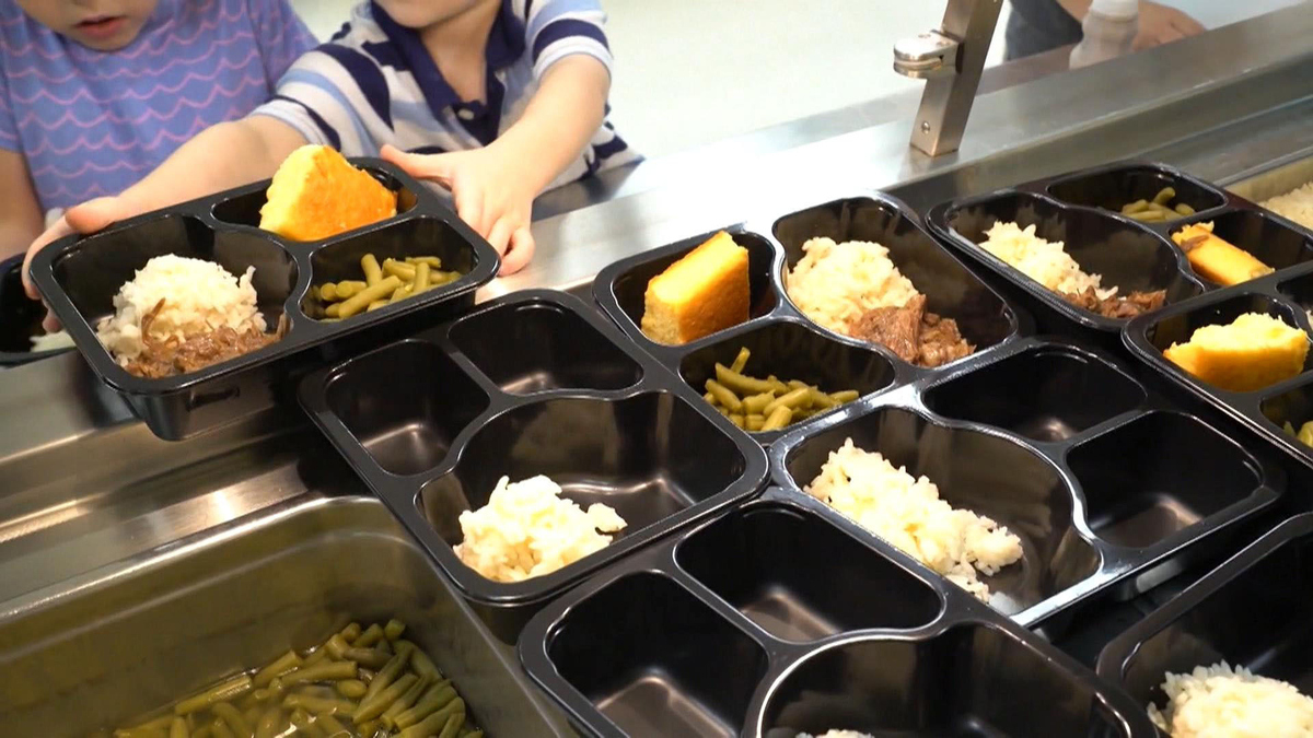 Watch CBS Mornings Schools rack up debt to cover student meals Full