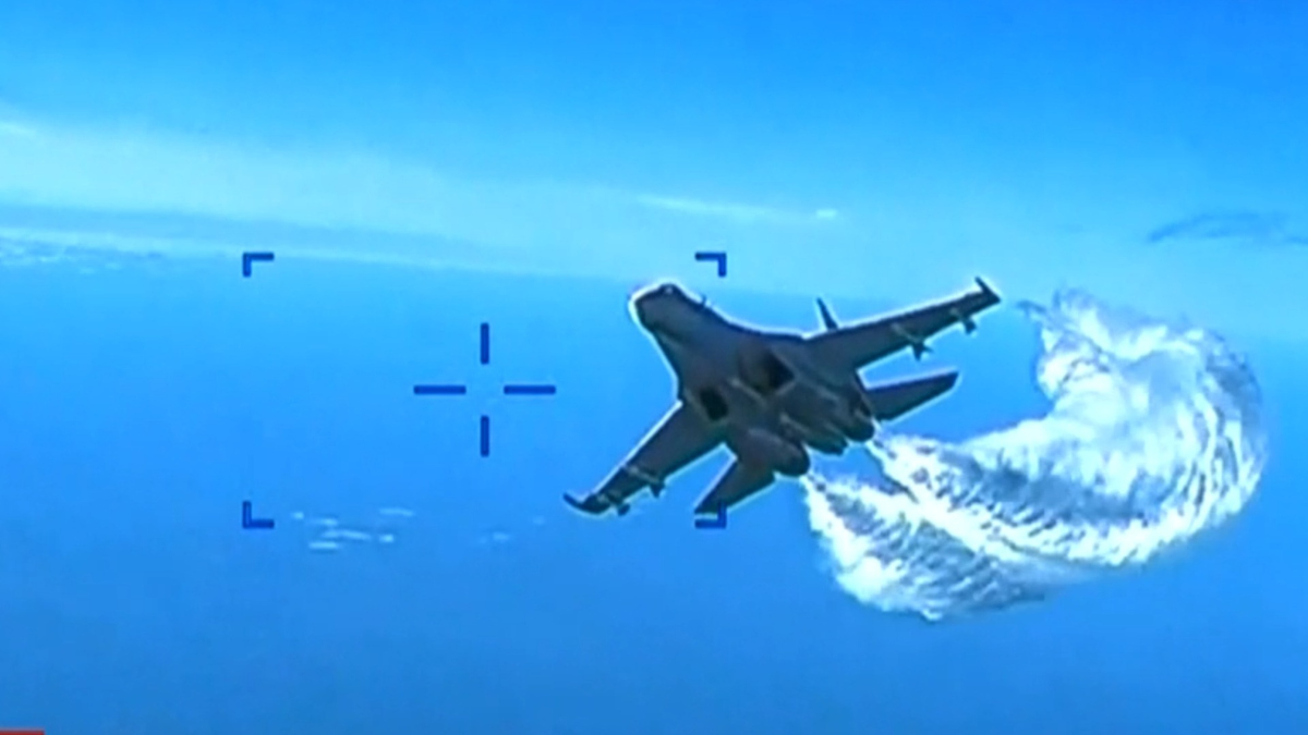 Watch CBS Evening News Video shows Russian jet hitting U.S. drone ...