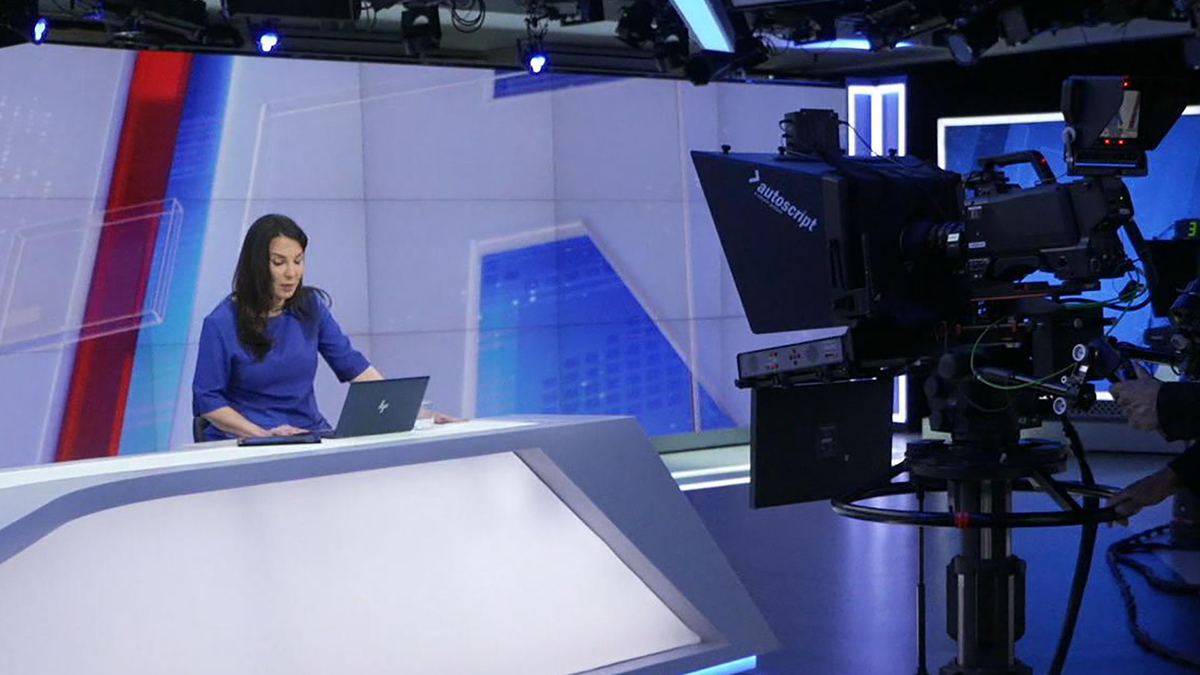 Watch CBS Evening News How Iran International handles government