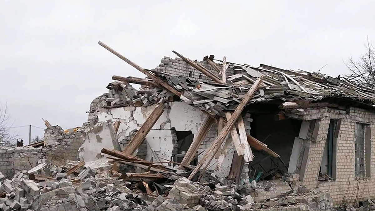 Watch CBS Evening News Eastern Ukraine contends with Russian onslaught ...