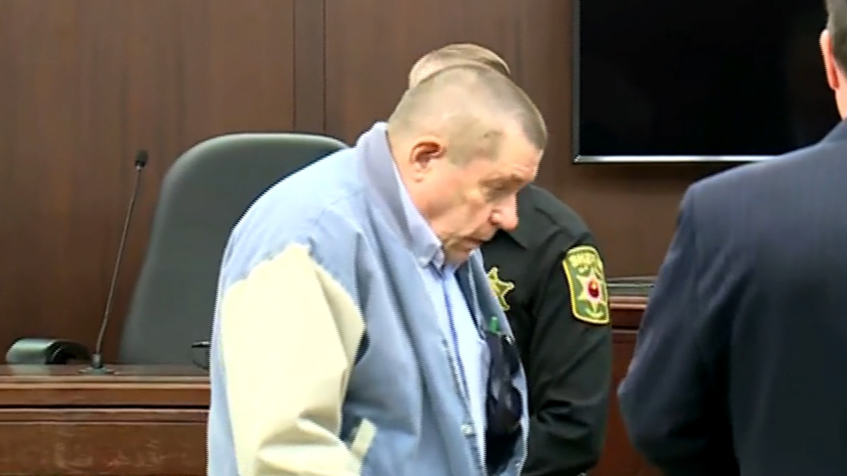 CBS Evening News: Man pleads not guilty in Black teen's shooting - Full show