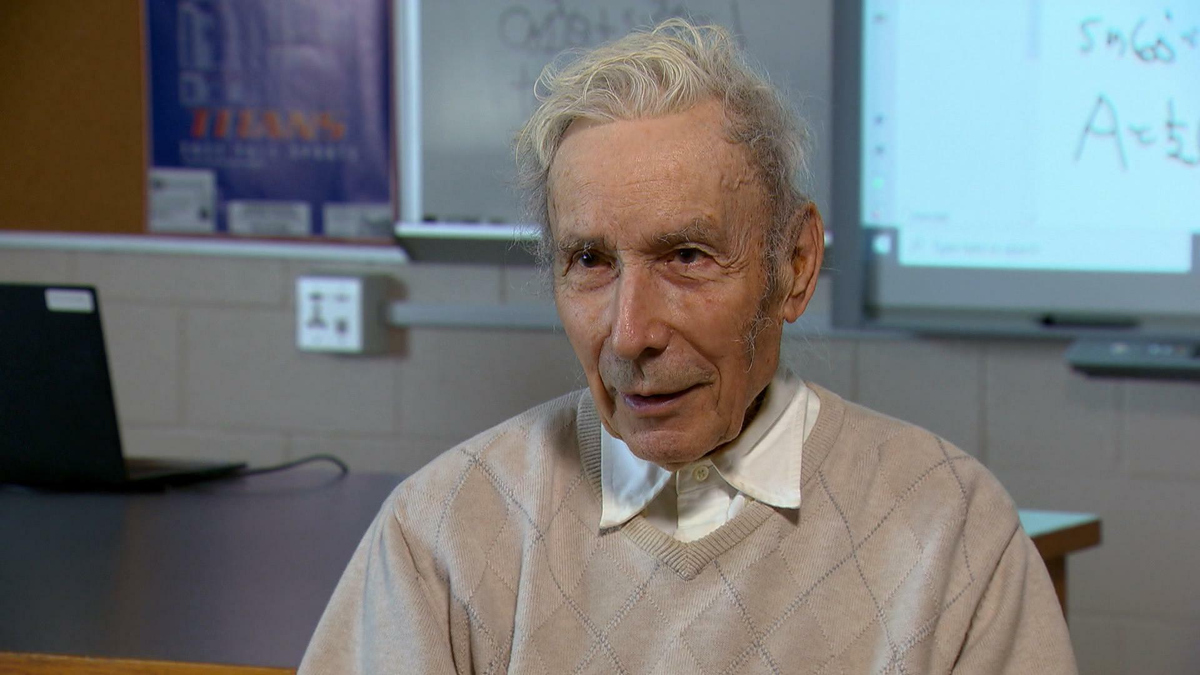 Watch CBS Mornings: Math teacher still on the job in his 90s - Full ...