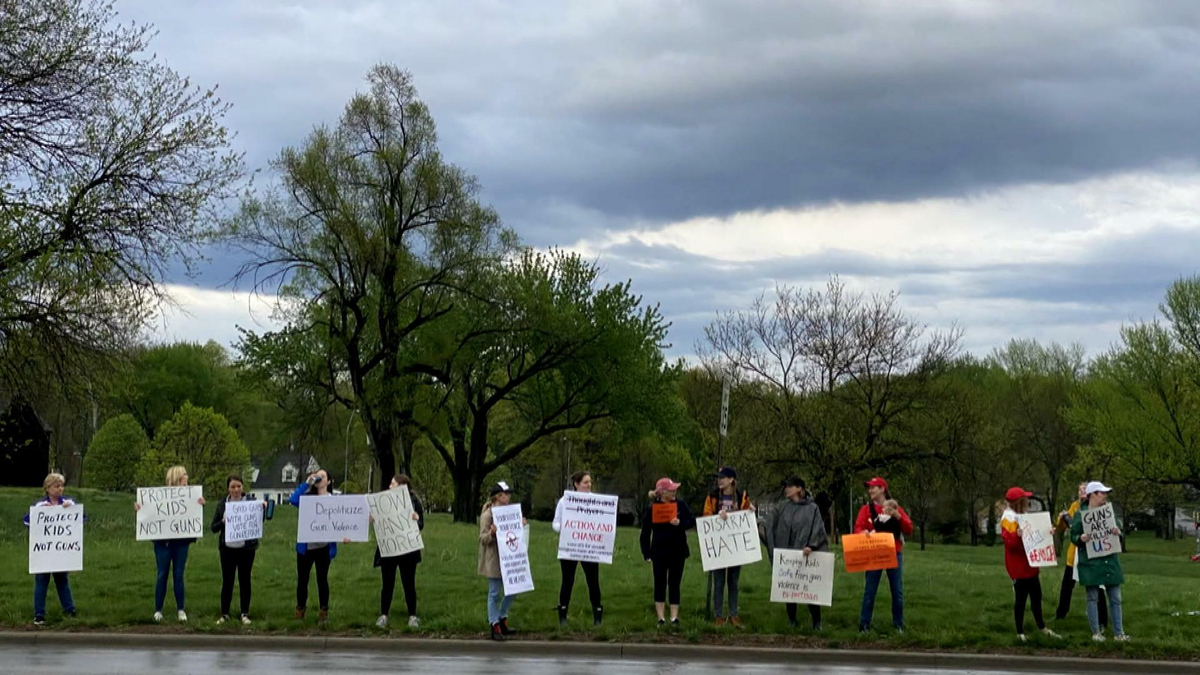 Watch CBS Mornings Moms protest gun violence after string of shootings ...